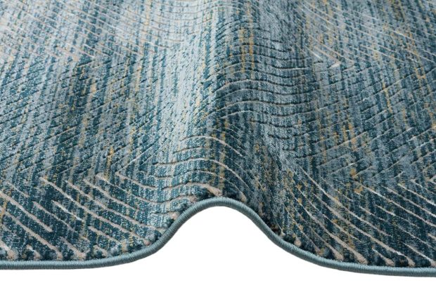 שטיח בגוון כחול עובי