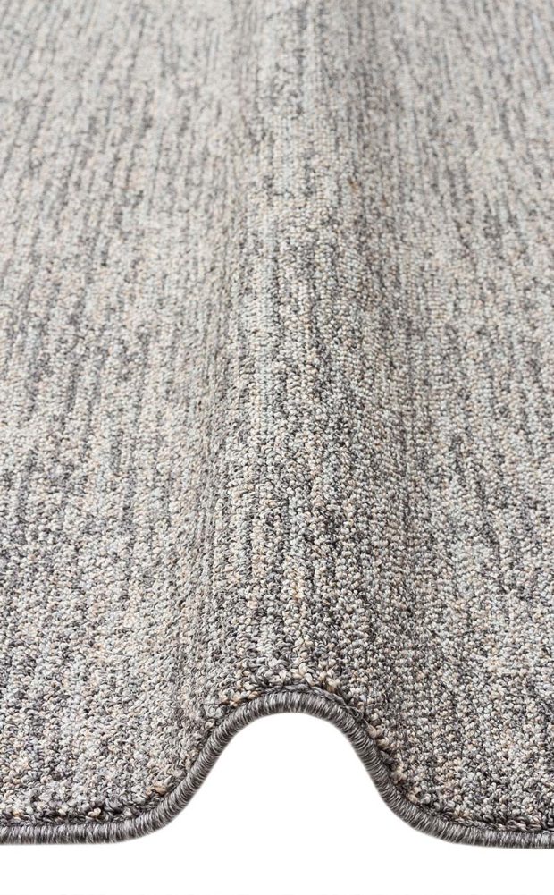 שטיח אפור עם פרנזים עובי