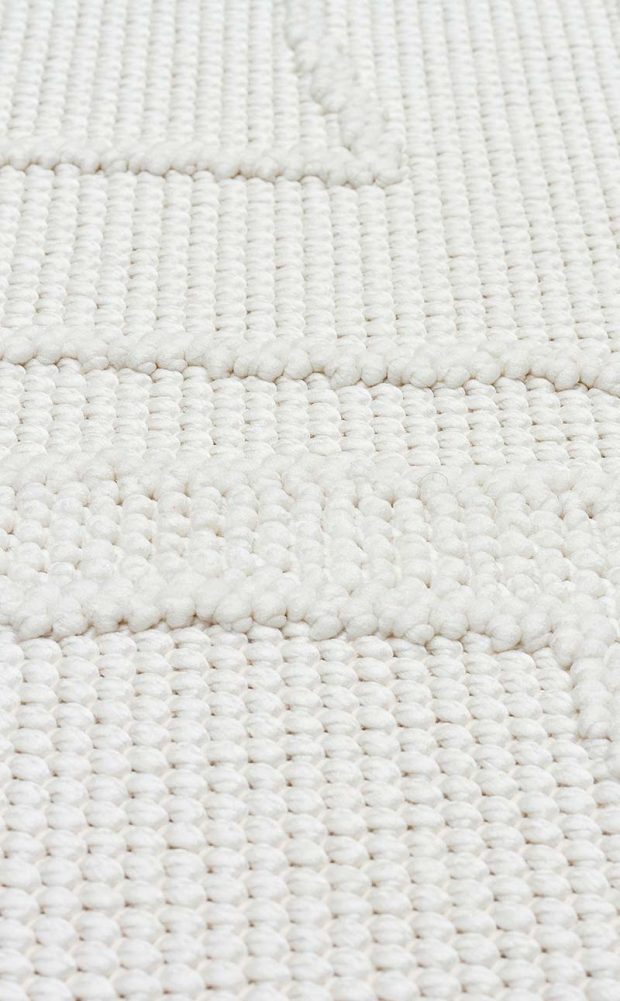 שטיח לבן לולאות