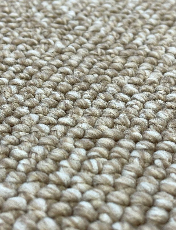 שטיח לולאות בז׳ כהה