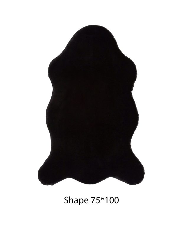 שטיח פרווה סינטטי שחור בצורת חיה