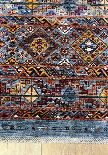 שטיח עבודת יד גוון אפור תכלת