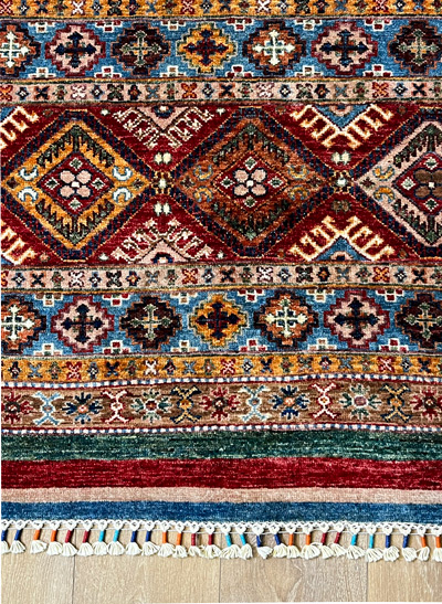 שטיח עבודת יד צבעוני אדום