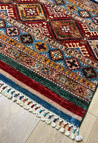 שטיח עבודת יד צבעוני אדום