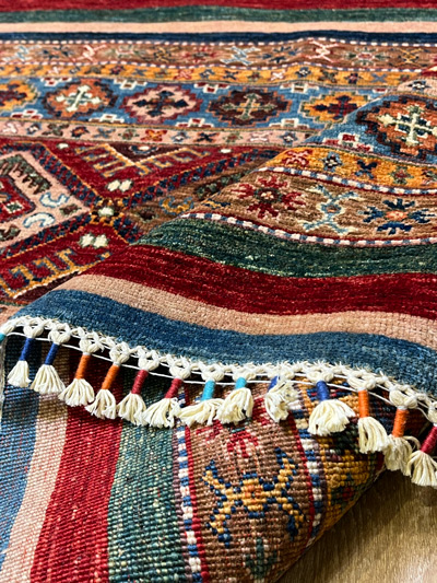 שטיח עבודת יד צבעוני אדום